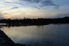 Menikmati Wisata Air...
