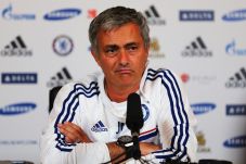 Mourinho Akui Tak Bisa...