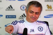 Mourinho Merasa Barisan...