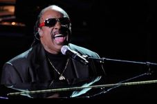 Grammy Awards Akan Gelar...