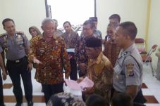 Diberi Rusunawa, Adik...