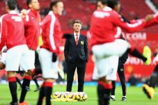 Van Gaal Pesimis Bawa...