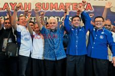 Hatta-Zulkifli Berebut...