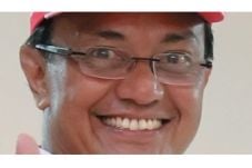 Jauh di Mata, Dekat...