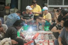 Pedagang Minta Kepastian...