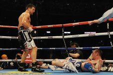 Froch Cedera Siku, Duel...