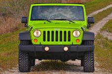Jeep Pertimbangkan Bangun...