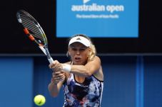 Wozniacki Dihantui Cedera...