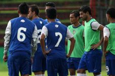 Riedl Tendang Tiga Pemain...