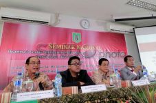Pengadilan Diminta Tak...