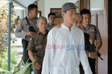 Bermotif Asmara Sejenis