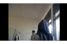 Video Guru Pukuli Murid...