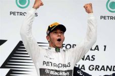 Hamilton Yakin Mercedes...