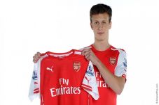 Arsenal Resmi Dapatkan...