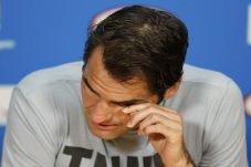 Terjungkal, Federer...