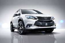 BYD China Luncurkan...
