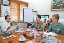 Australia Tertarik Wisata...