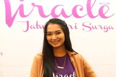 Anneke Jodi Tertantang...