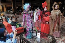 Glamor Dengan Kebaya...