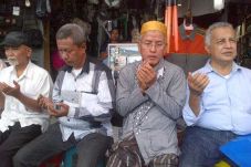 Pedagang Pasar Turi...