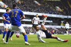 Spurs Tersingkir Dalam...