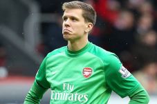 Wenger Kembali Turunkan...