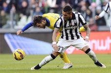 Pertahanan Chievo Tumpulkan...