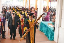 Lulusan USI Harus Punya...