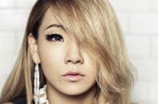 CL 2NE1 Gandeng Bobby...
