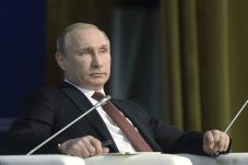 Putin: Tolak Jalur Politik,...