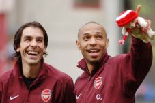 Pires Dukung Henrry...