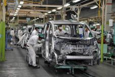 Upah Buruh Automotif...