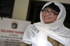 Lurah Susan Datangi...