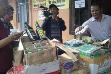 Ribuan Keping VCD Bajakan...
