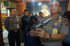 Pria di Bandung Ubah...