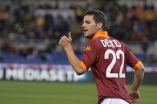 Tolak Wolfsburg, Destro...