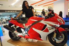 Lima Moge Suzuki Mejeng...