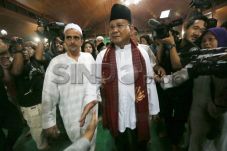Prabowo Tunjuk Jokowi...