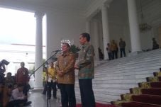 Prabowo Tertawa Lepas,...