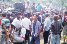 Ribuan Massa Kecewa...
