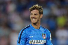 Bek Atletico Ditahan...
