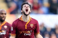 Destro Resmi Berseragam...