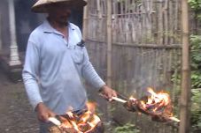 Cara Unik Warga Nganjuk...