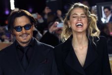 Johnny Depp Akan Menikahi...