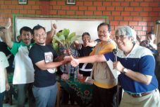 MNCTV Beri Bantuan Tabungan...