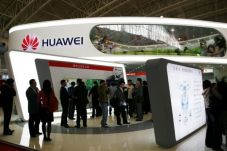Huawei Fokus Pertahanakan...