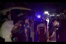 Bus Pahala Kencana Tabrak...