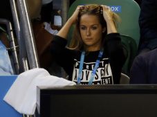 Kim Sears, Supporter...
