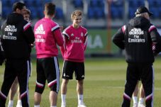 Odegaard Curi Perhatian...