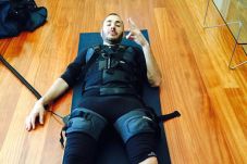Benzema Disengat Listrik...